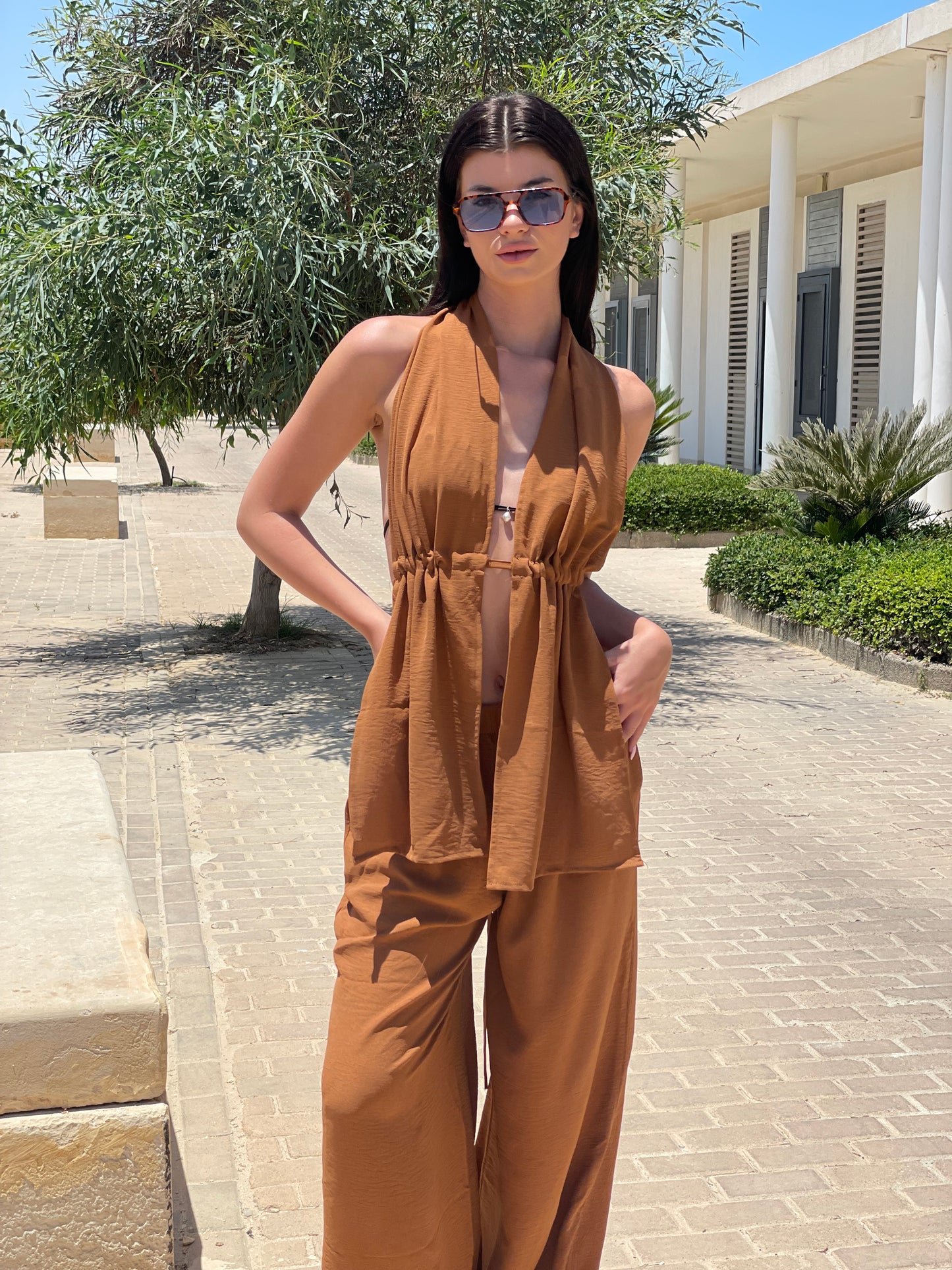 Halter slit set