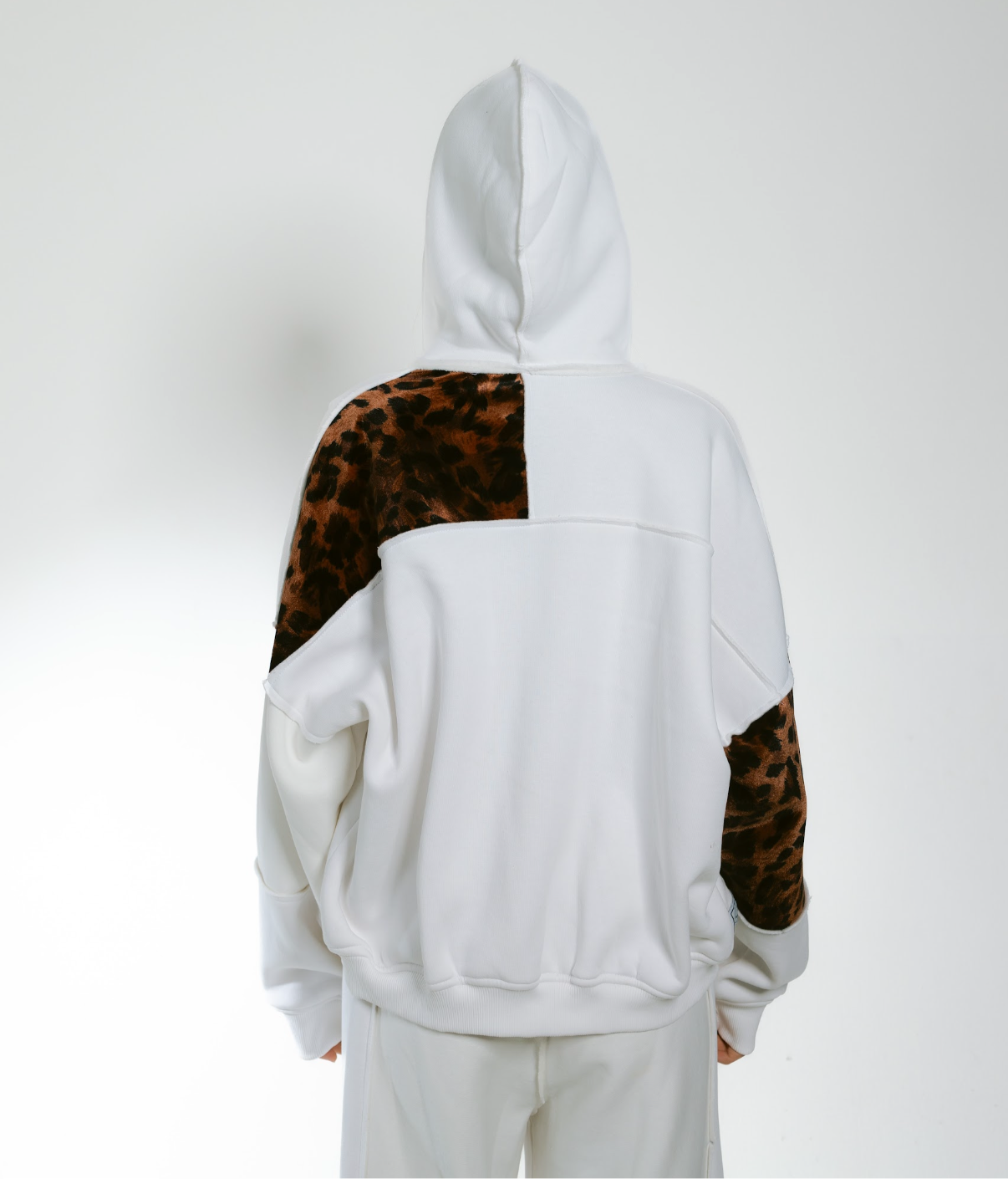 Milton X leopard Tracksuit-white