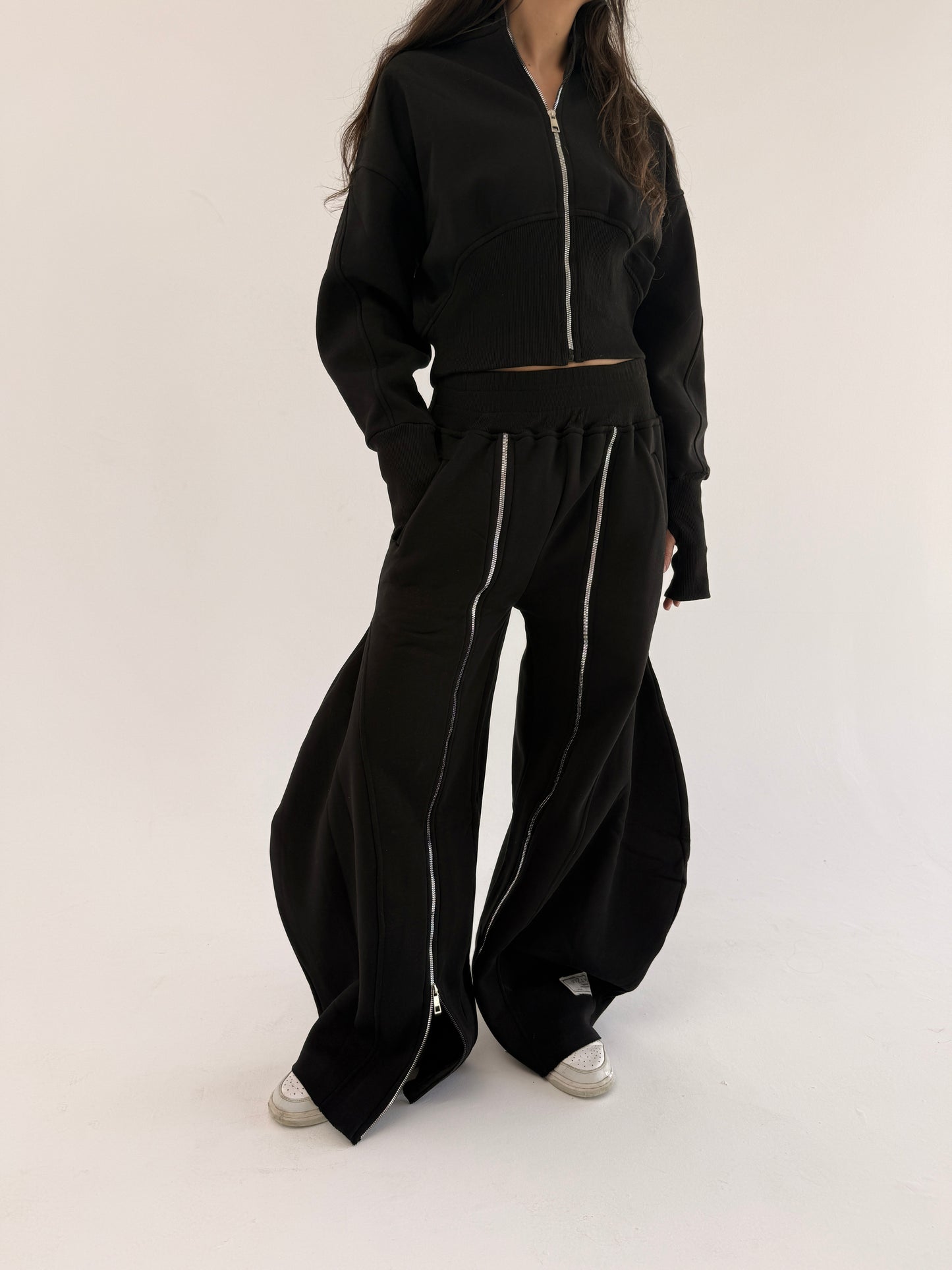 Zip up tracksuit- black