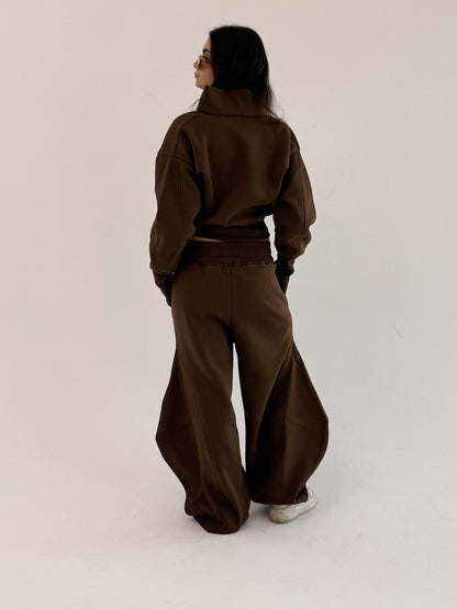 Zip up tracksuit- brown