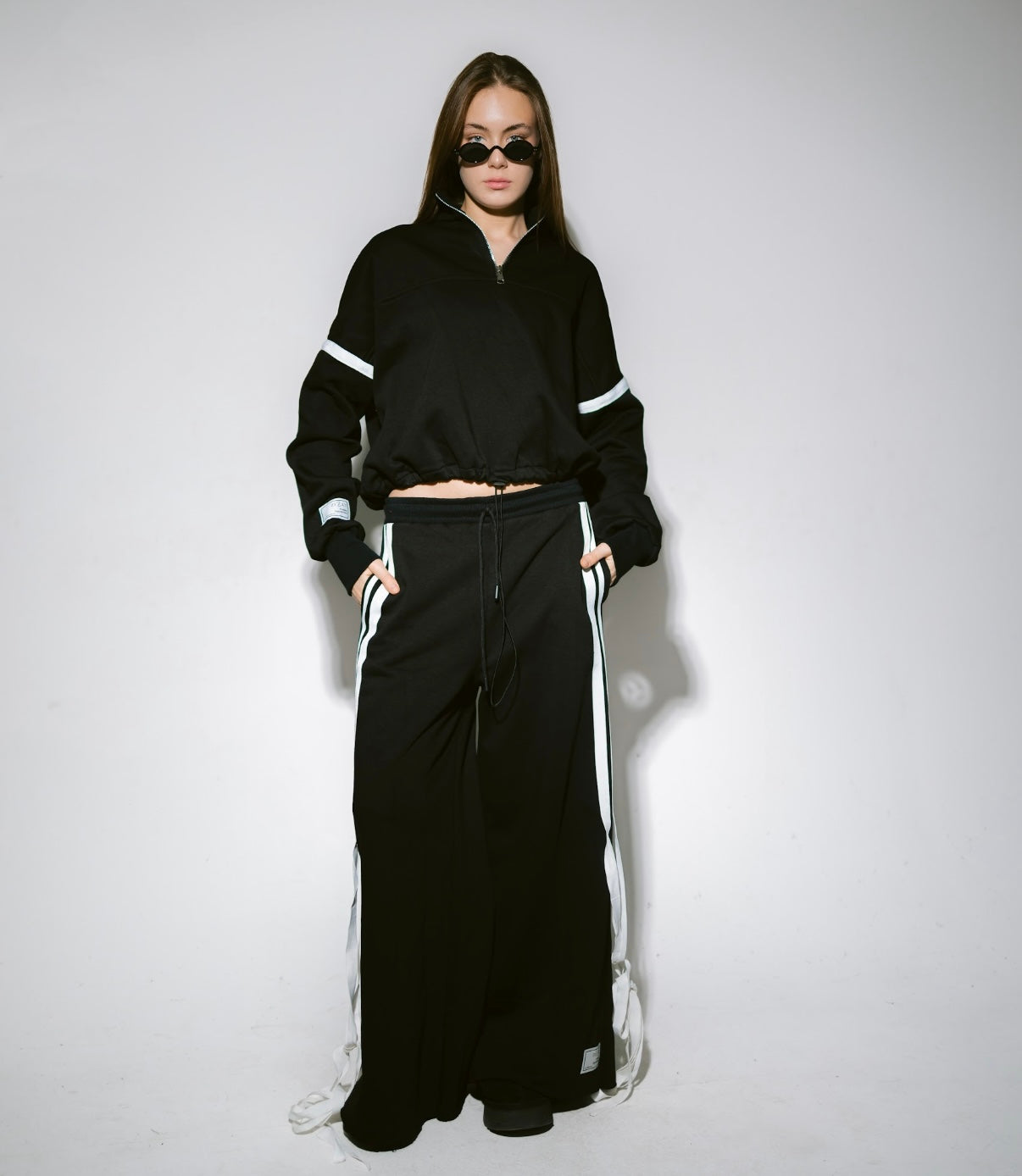 Trim bow side tracksuit- Black