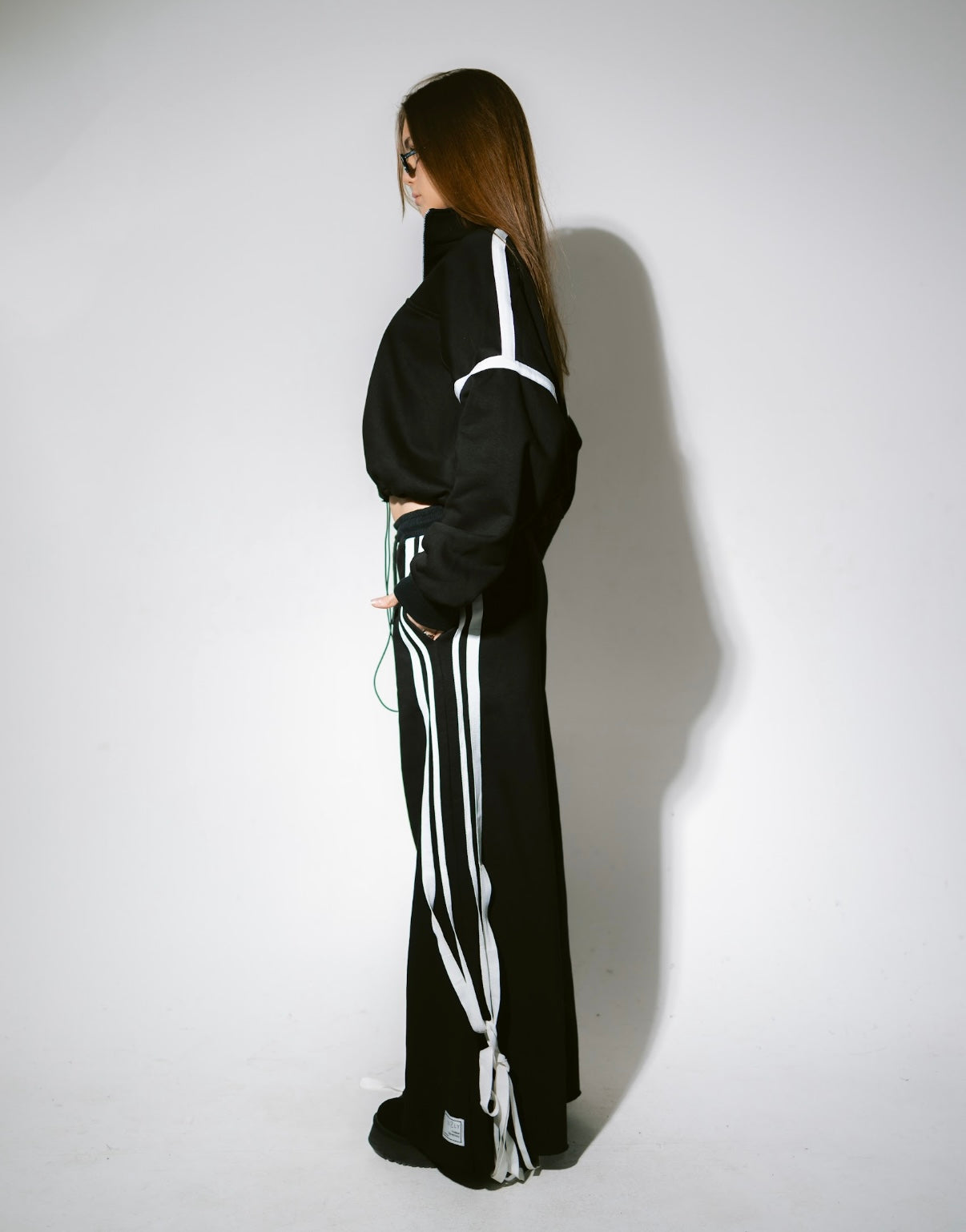 Trim bow side tracksuit- Black